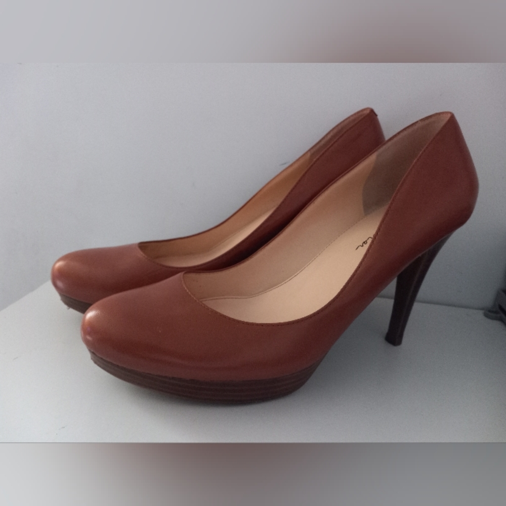 Marc Fisher Sydney Pumps,size 9